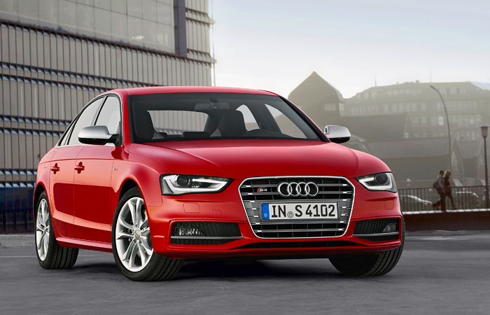Audi A4 / S4 シリーズ